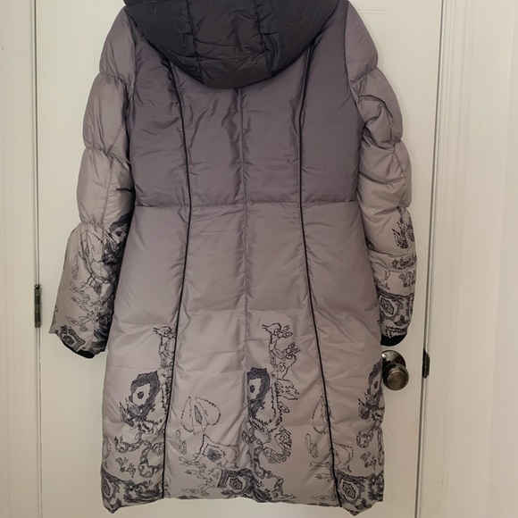 NWOT Beautiful winter puffer coat with gradient design - Picture 7 of 10